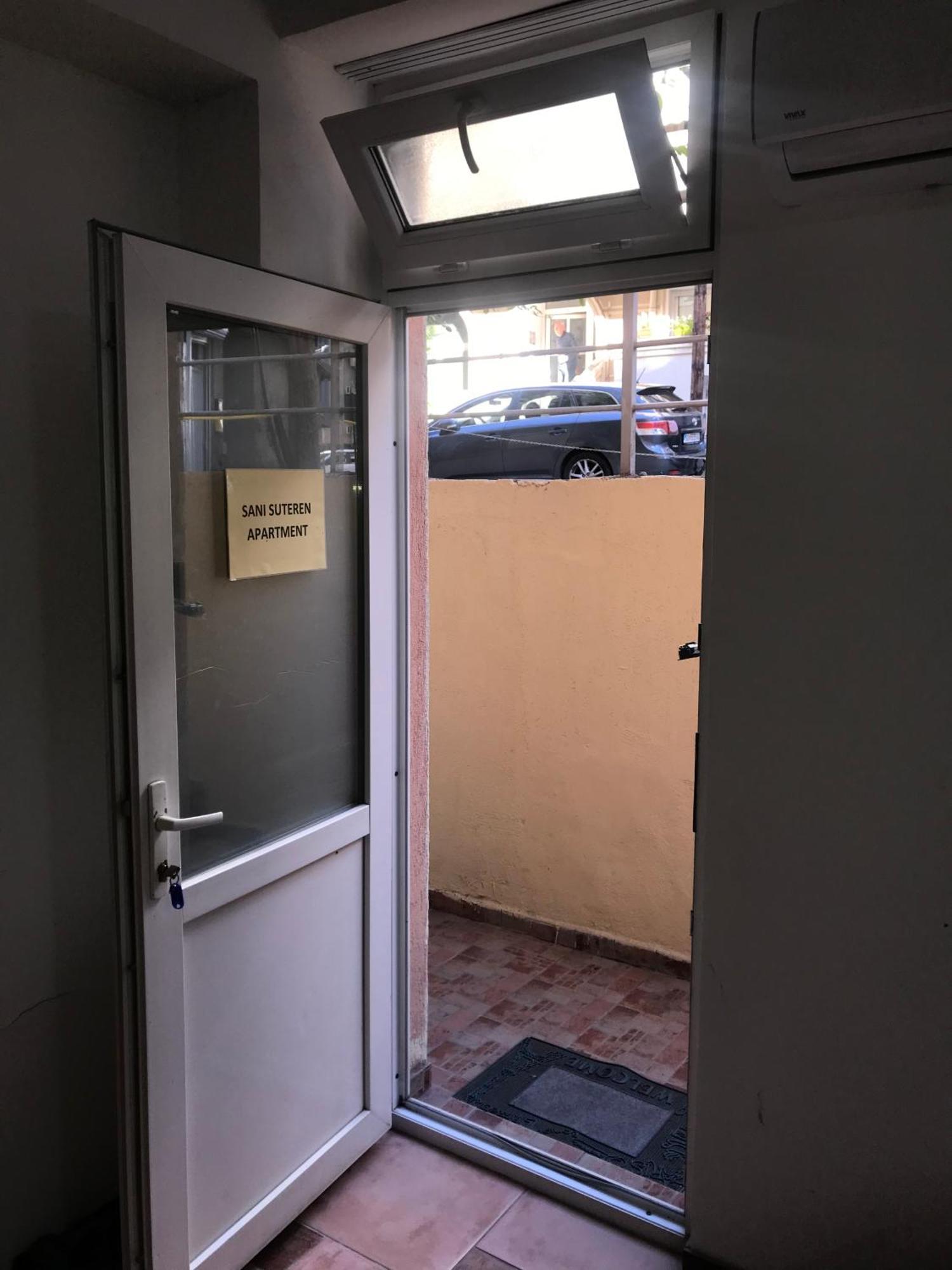 Sani Suteren Apartment Skopje Luaran gambar
